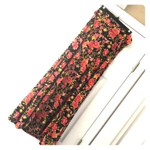 Honey & Lace maxi skirt - Large